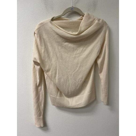 Halston White Sweater Sz XS - Picture 1 of 4